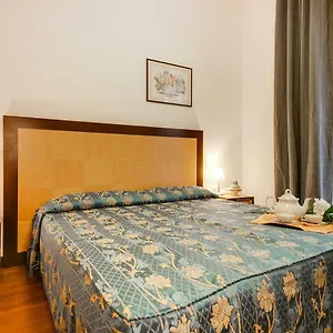 Hotel Aris