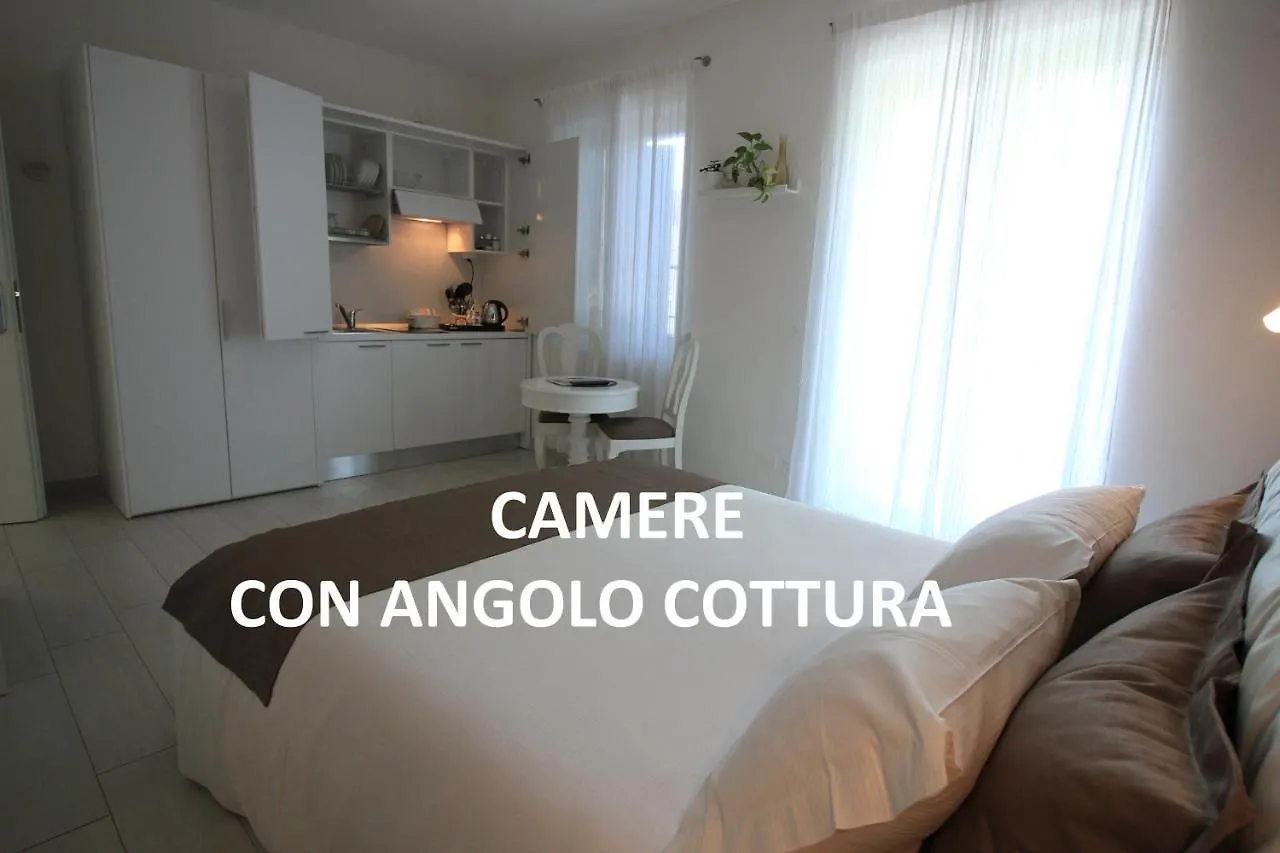Bed & Breakfast Rooms Il Punto Peschiera del Garda