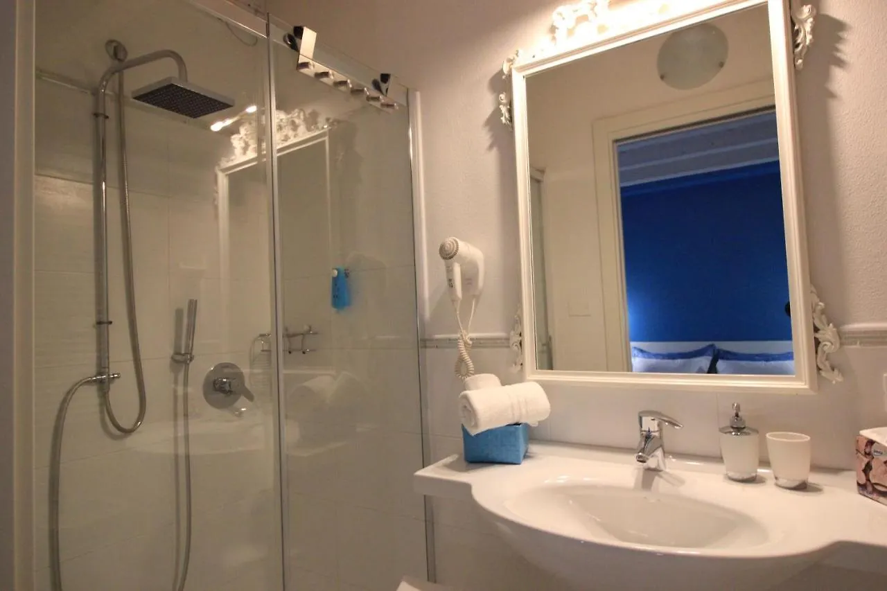 Bed & Breakfast Rooms Il Punto Peschiera del Garda