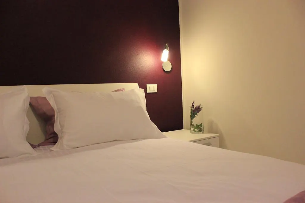 ** Bed & Breakfast Rooms Il Punto Peschiera del Garda Italy